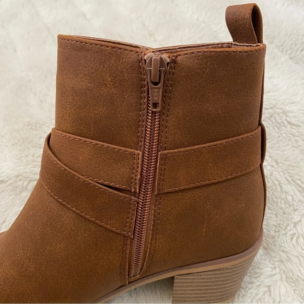 Maurices SuperCush Brown Tan Ankle Boots Booties w/ Buckle Accent Boho Size 7.5